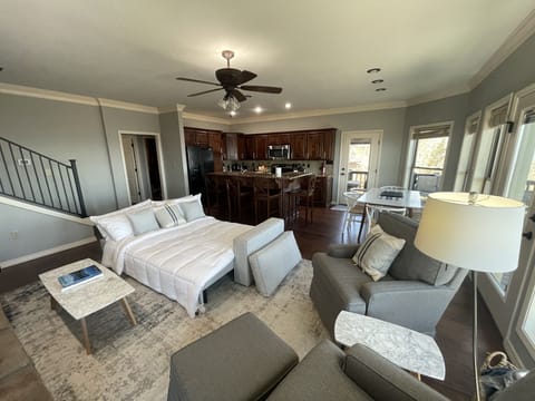 Mt Nebo main living room Sectional made into a queen bed-wake up in the clouds