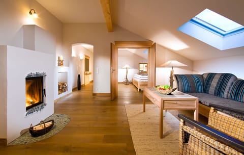 Exclusive Suite, Fireplace (Alpenmohn) | Minibar, in-room safe, individually furnished, desk