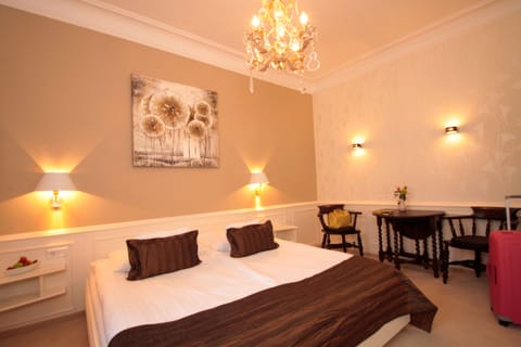 In-room safe, iron/ironing board, free WiFi, bed sheets