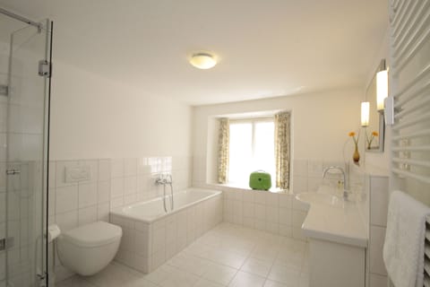 Bathroom | Free toiletries, hair dryer, towels