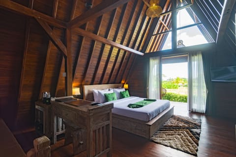 Double Room | Minibar, desk, iron/ironing board, free WiFi