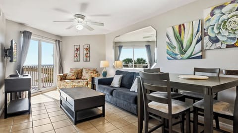 Surf Beach Room 304 Living Room