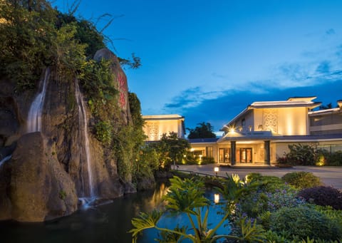 Front of property - evening/night