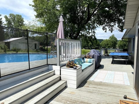 Pool (Outdoor)