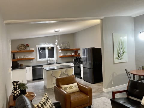 Open concept l, ivingroom / kitchen