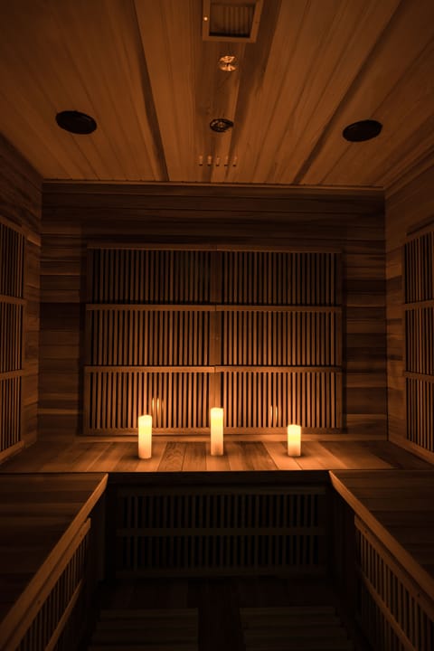 Couples treatment rooms, body treatments, Swedish massages