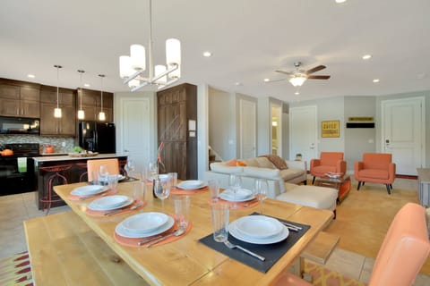 Entrada 602 View of the Living Room, Kitchen and Dining Area with Seating for 8