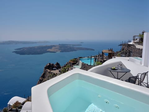 Rocca Style with Caldera View & Hot Tub | Minibar, desk, free WiFi, bed sheets