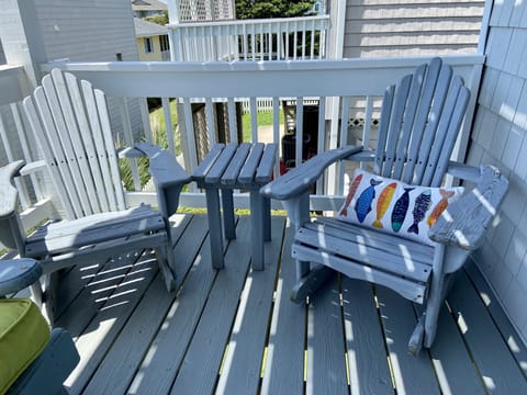 Comfortable outdoor seating on back deck!  Enjoy the ocean breeze!