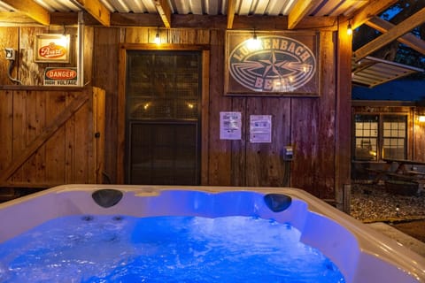 Unwind in the private hot tub after a fun day of wine tasting or dancing in downtown Luckenbach. Many guests say the string lights and rustic barn vibes make this the ultimate spot for a late-night soak.