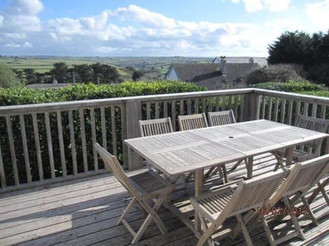Trehanoo House decking off kitchen/diner