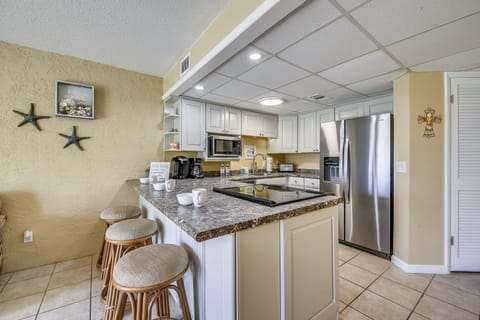 Full Size Kitchen with Bar Seating