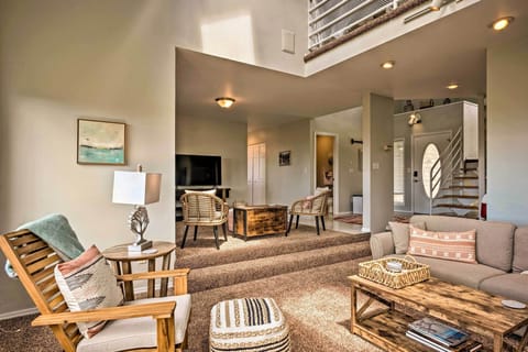 Coos Bay Vacation Rental | 4BR | 3.5BA | 3,300 Sq Ft