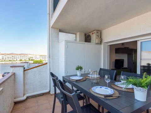 Table, Furniture, Plant, Sky, Building, Chair, Interior Design, Couch, Architecture, Window