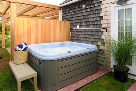 Hot Tub | Private Hot Tub | Carriage and Cottage Outdoor Space