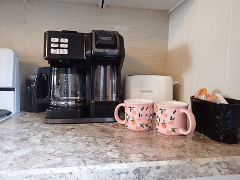 Hamilton Flexbrew Coffee maker with drip or k-cup option.