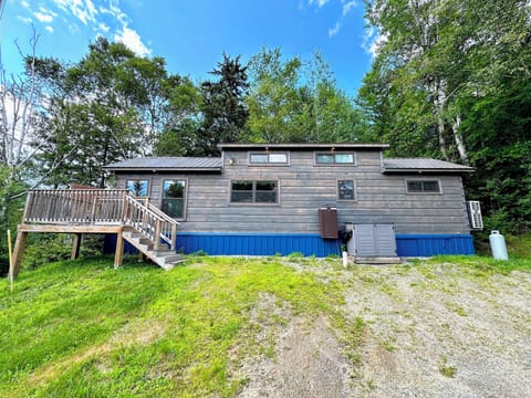 This tiny home is in a wooded location with a breathtaking mountain view. One of 9 Tiny Home rental options at Boulder Mountain View!