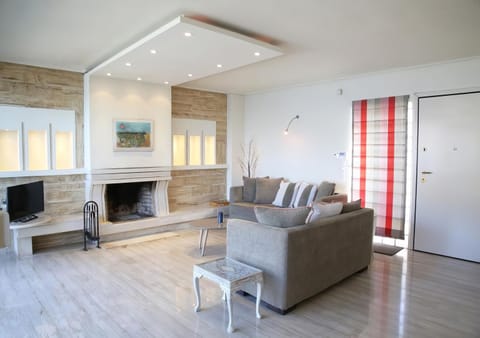 9b3c9f45-2e65-4077-9438-cd17159b70a2