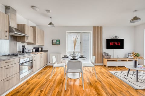 Dining area with seating for up to 4 guests
