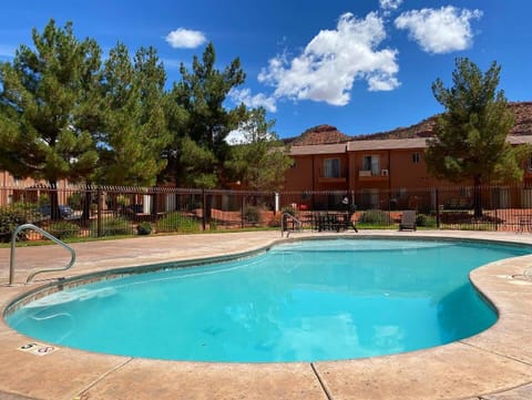 Pool & Hot Tub