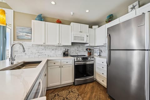 Kitchen with Stainless Steel Appliances at 1406 SeaCrest