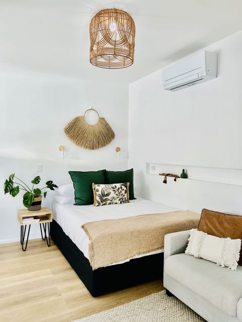 Queen Bed