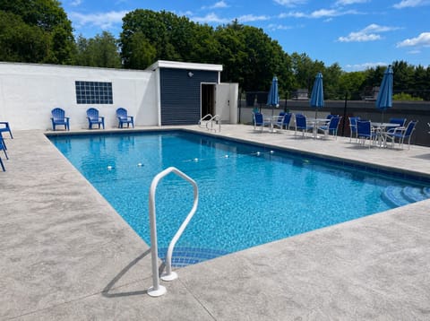 Take a refreshing dip in our sparkling outdoor pool. 