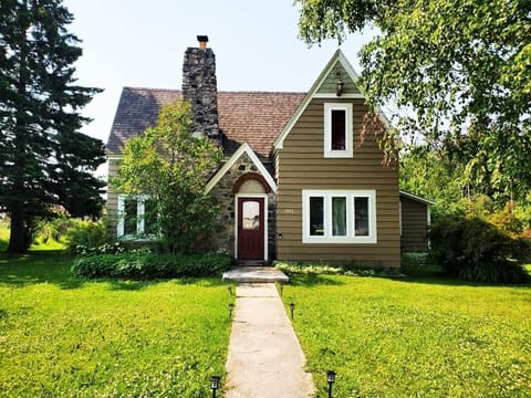Welcoming Front yard