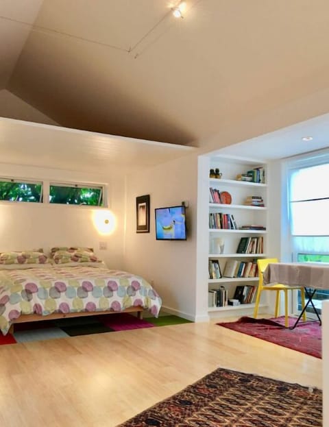 Spacious and light living area with high ceilings
