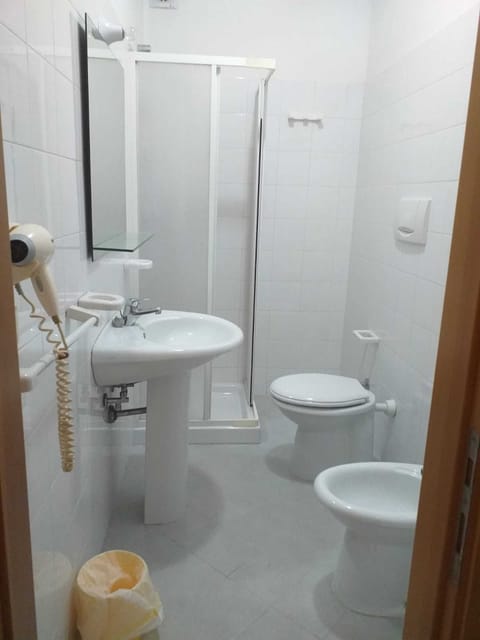 Room, 1 Bedroom, Accessible, Smoking | Bathroom | Towels