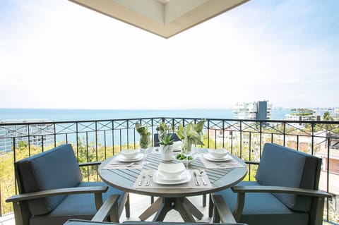 Condo - Image 2