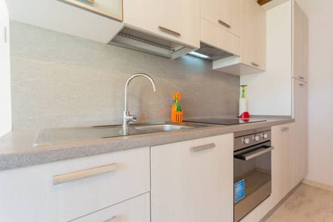 Un particolare della cucina appena installata.