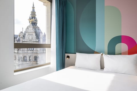 Standard Double Room | Desk, blackout drapes, soundproofing, iron/ironing board