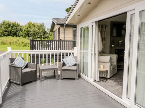 Cottage | Balcony