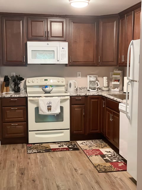 Large kitchen with all that you will need for your cooking!