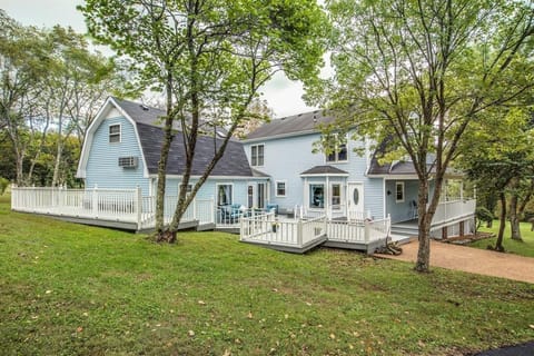 Plenty of deck and views