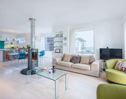 Cottage | Living room | DVD player