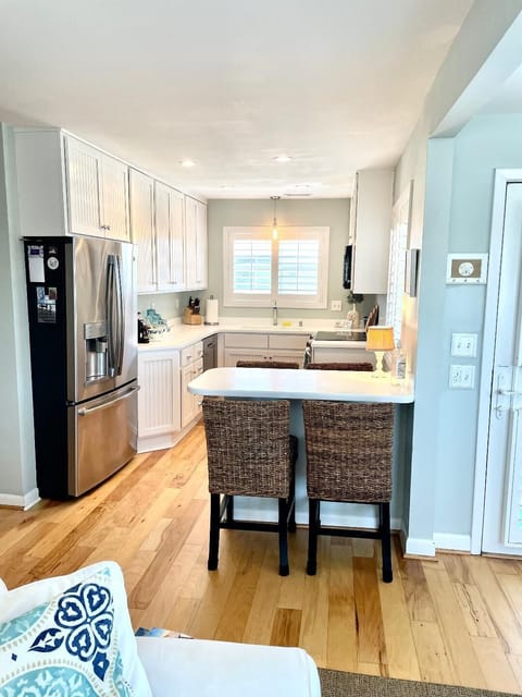 Fully stocked kitchen with all high end stainless steel appliances 