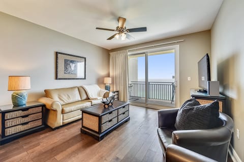 Gulf Front Living Area with Sleeper Sofa