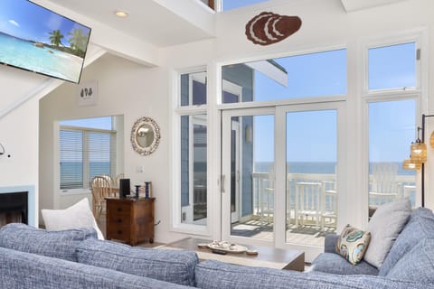 House, Multiple Beds (La Mer) | Living area