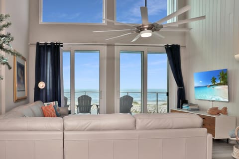 House, Multiple Beds (Indian Summer) | Living area