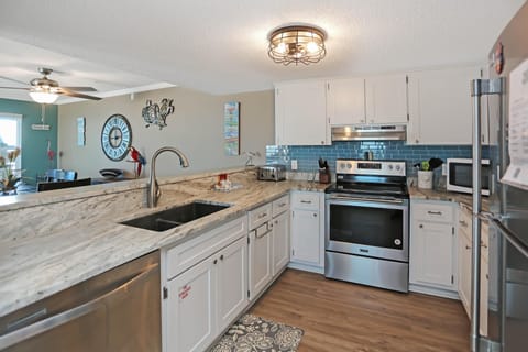 Condo, Multiple Beds (Paradise By The Gulf) | Private kitchen | Toaster