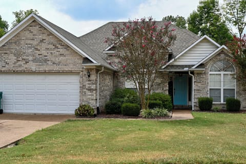 One level three bedroom, two bathroom house in North Jackson. Safe for families.