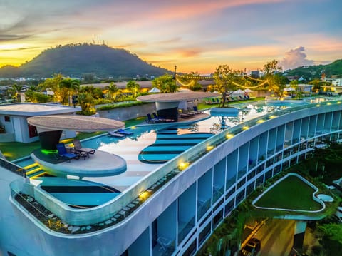 Rooftop pool