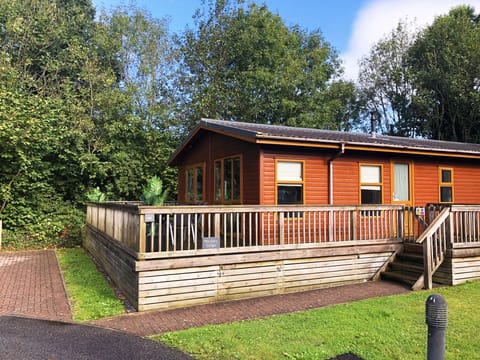 Mariners' Lodge - set on a quiet corner plot of St Minver Holiday Park