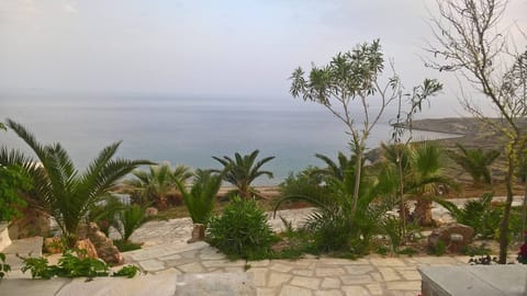 Apartment, 1 Bedroom, Terrace, Garden View | Property grounds