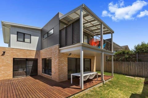 Private outdoor entertaining areas make this relaxed setting ideal for couples, friends or families on a weekend away.
