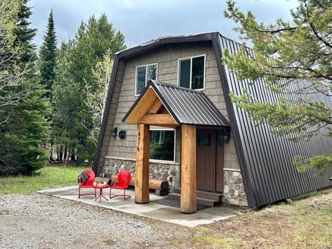 Full exterior of property 