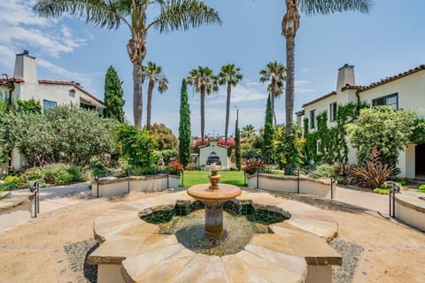 Courtyard in beautiful complex!