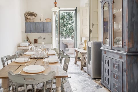 Apartment | In-room dining